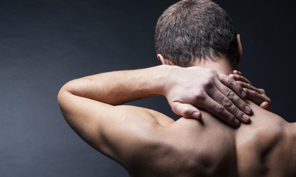 auto-massage du cou pour la douleur